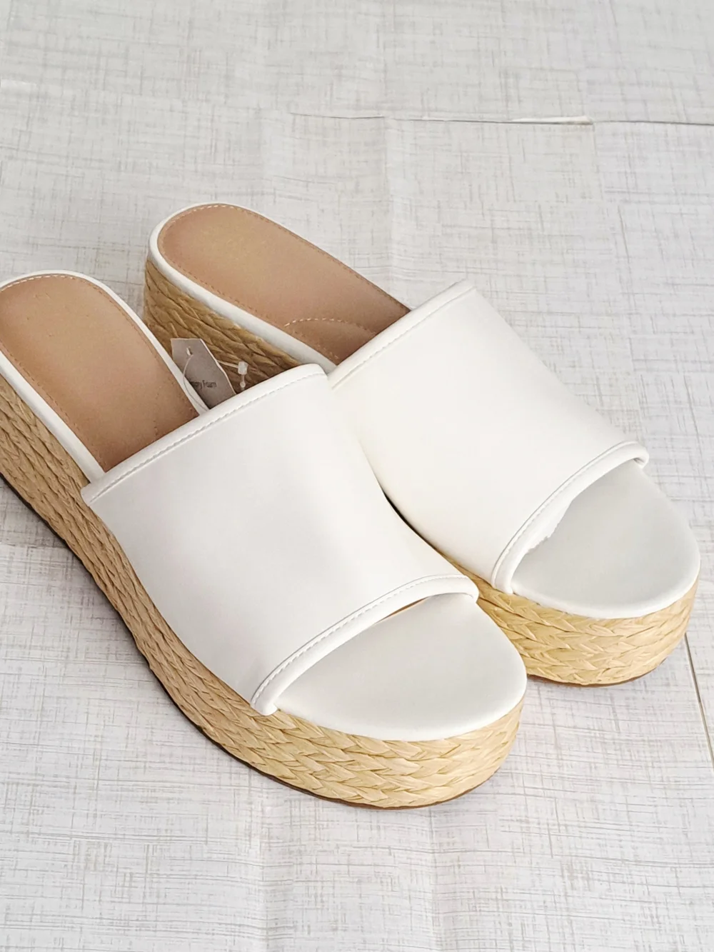 Time and Tru Women's Raffia Platform White Slide Sandals